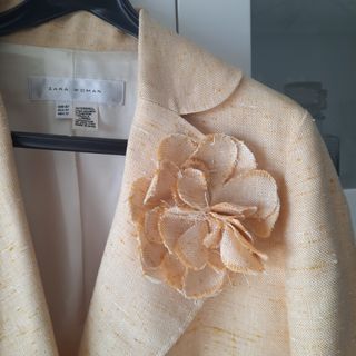 Chaqueta corta entallada Zara