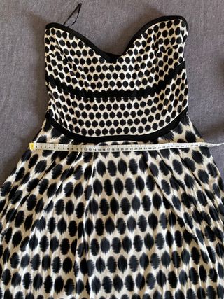 Vestido midi blanco y negro. MANGO. 38