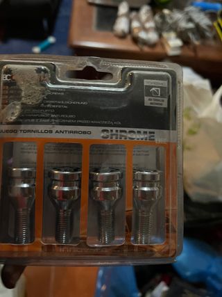 tornillos antirobo ruedas vehiculo