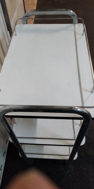 Carrito auxiliar : aparatología Estética o similar