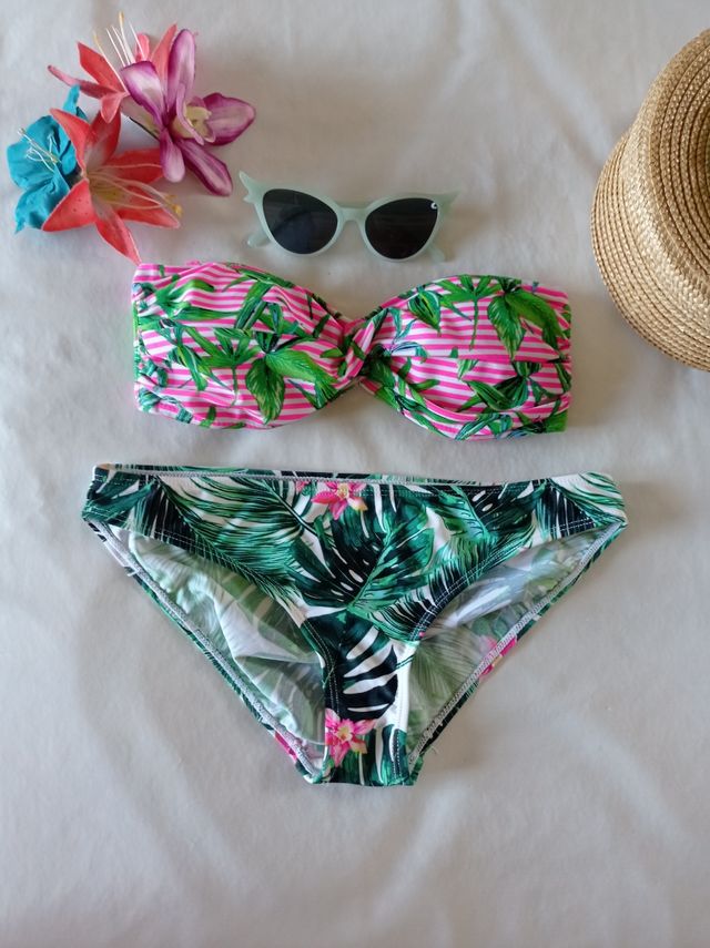 Pin Up Rockabilli Bikini Hawaiiana estil
