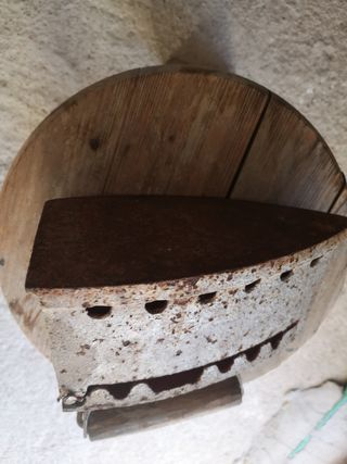 Ferro da stiro antichissimo