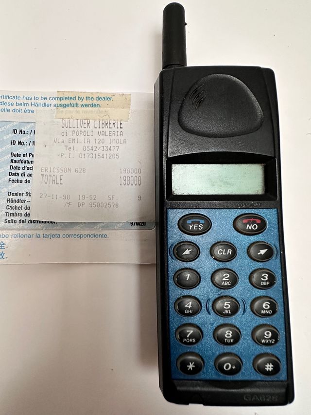 Teléfono celular ERICSSON GA628