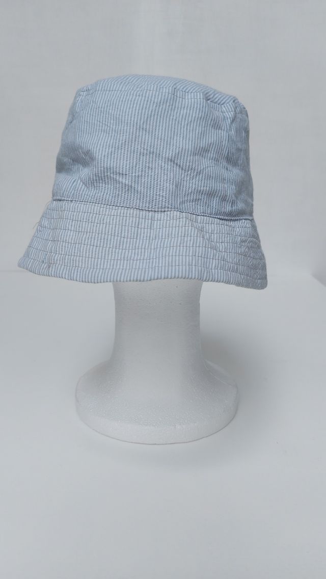 Gorro bucket Burberry rework