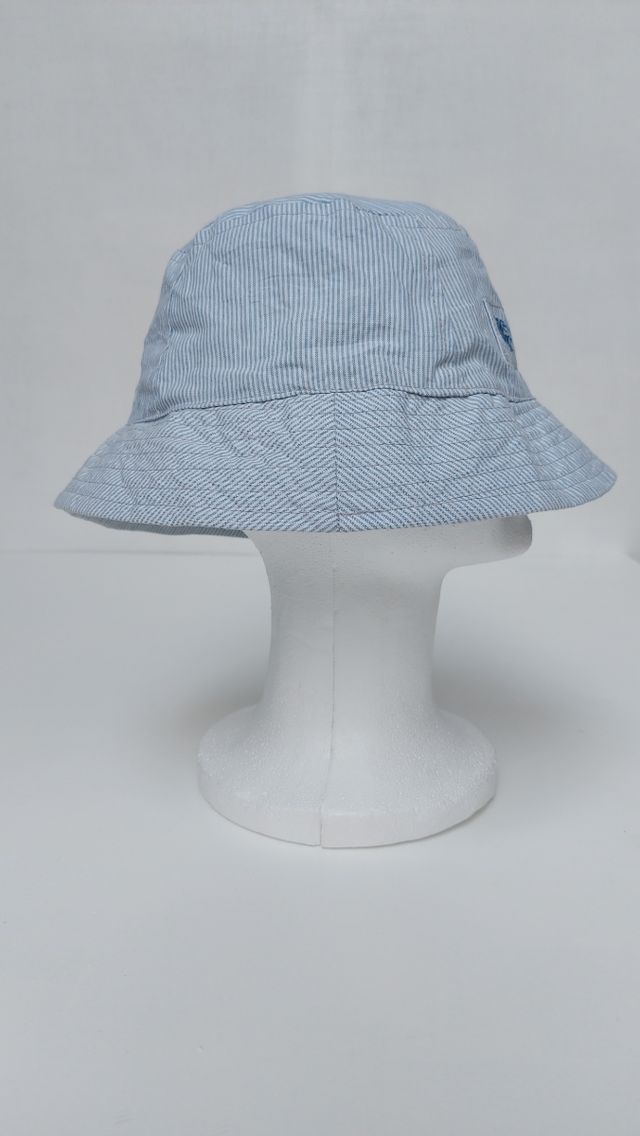 Gorro bucket Burberry rework