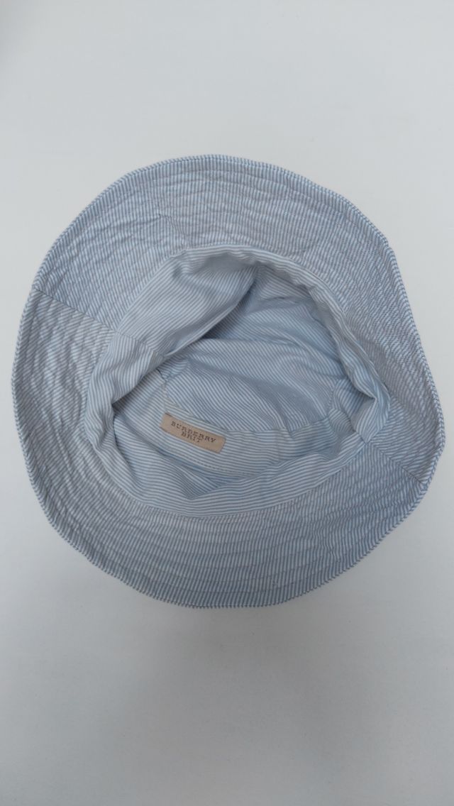 Gorro bucket Burberry rework