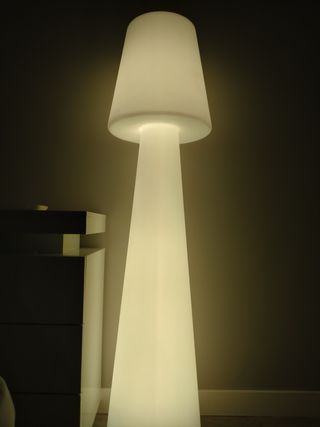 Lampara diseño Jardín RGB