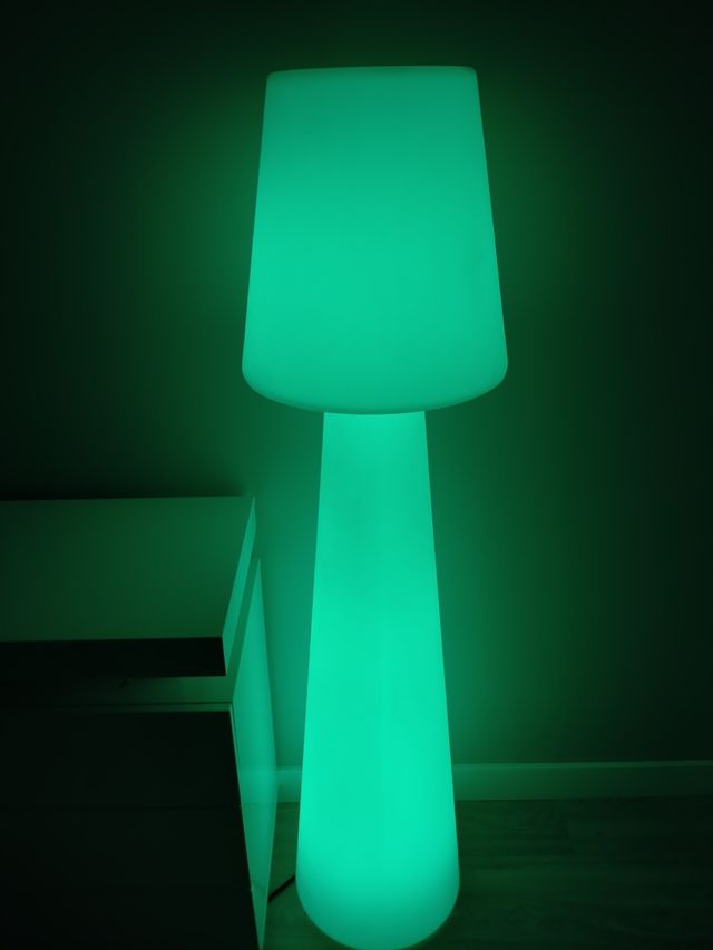 Lampara diseño Jardín RGB