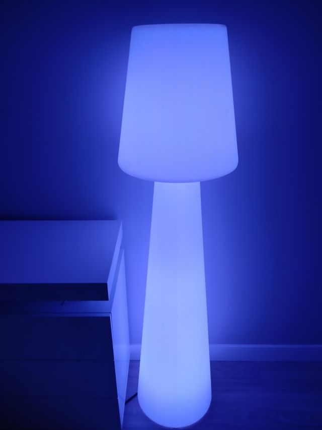 Lampara diseño Jardín RGB