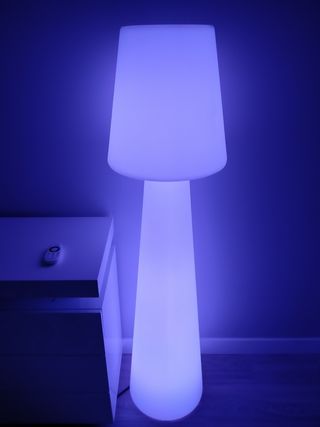 Lampara diseño Jardín RGB