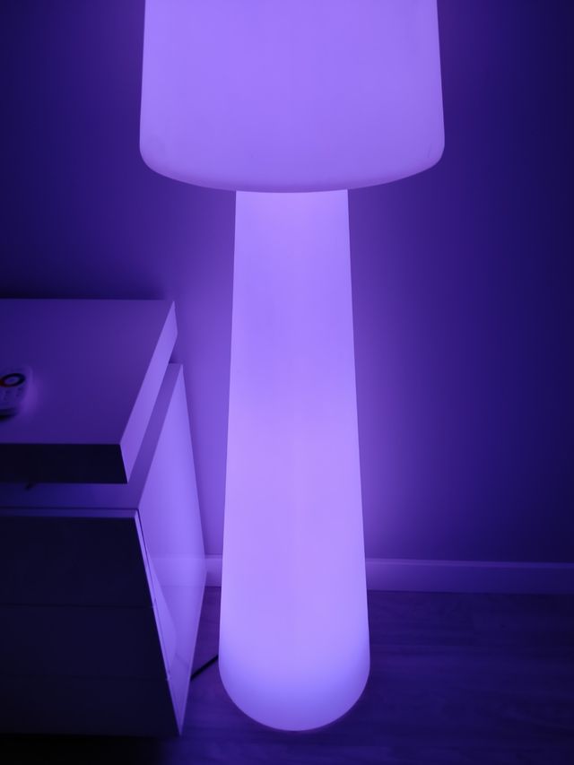 Lampara diseño Jardín RGB