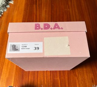 BOTINES DE PIEL DE VERANO. NUEVOS.