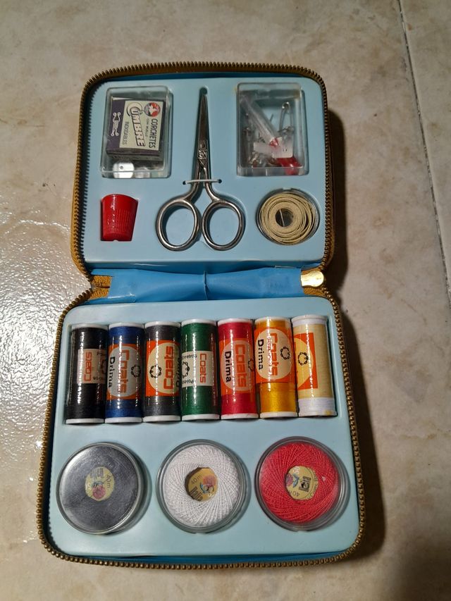 Neceser  kit costura El Ancla . Años 70.