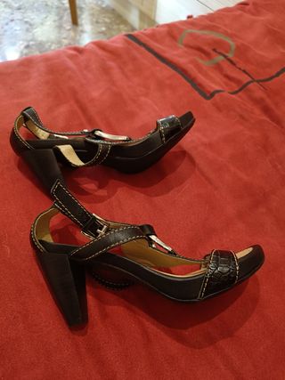 Sandalias de tacón de mujer