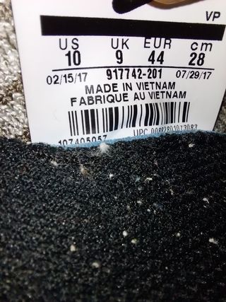 Zapatillas 👟 Nike alta cremallera en talón. Usada