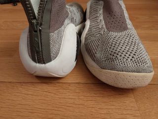 Zapatillas 👟 Nike alta cremallera en talón. Usada