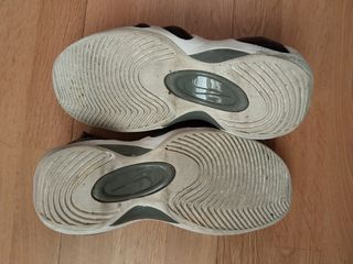 Zapatillas 👟 Nike alta cremallera en talón. Usada