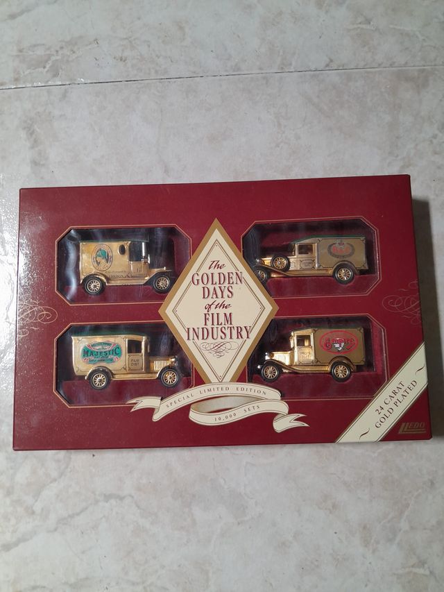 LLEDO coches antiguos en oro plateado de 24 k.