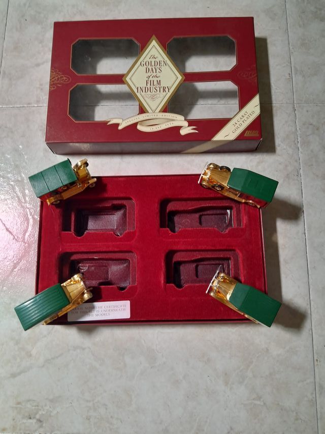 LLEDO coches antiguos en oro plateado de 24 k.