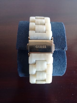 Reloj marca Guess 