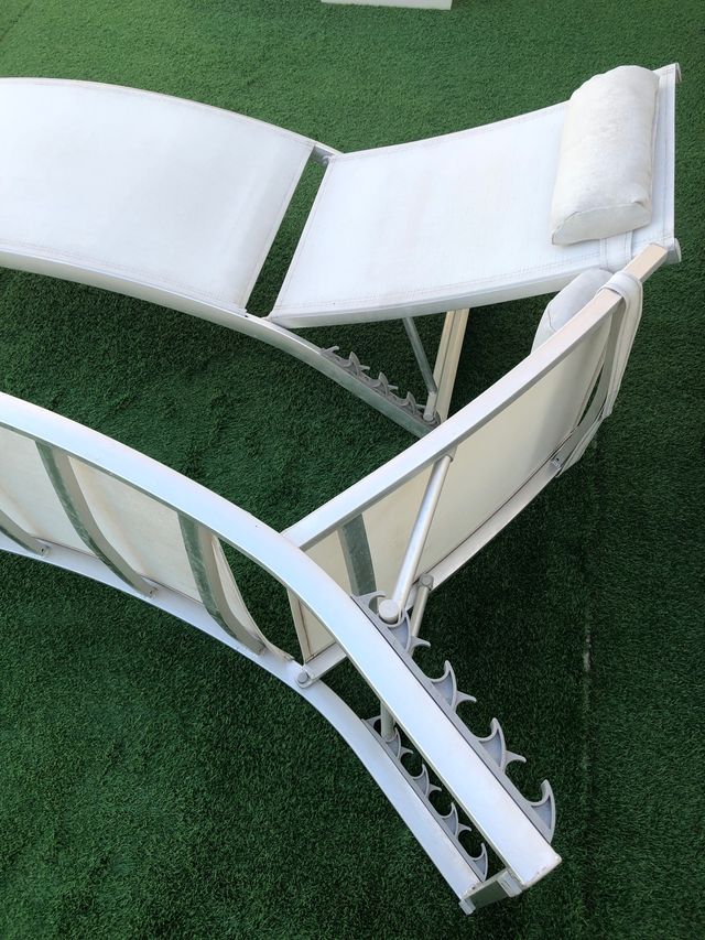 2 hamacas aluminio,tejido un poco roto (60€ las 2)