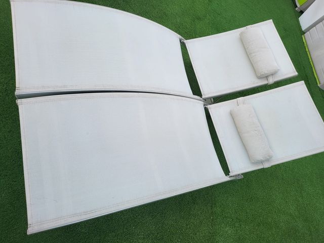 2 hamacas aluminio,tejido un poco roto (60€ las 2)