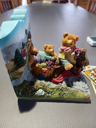 SUJETA LIBROS ANTIGUO