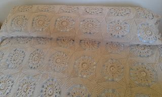 Espectacular colcha tejida mano 1.35 m beige