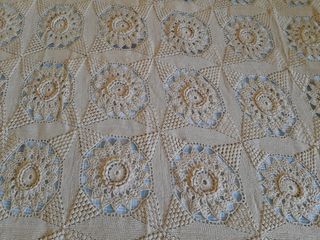 Espectacular colcha tejida mano 1.35 m beige