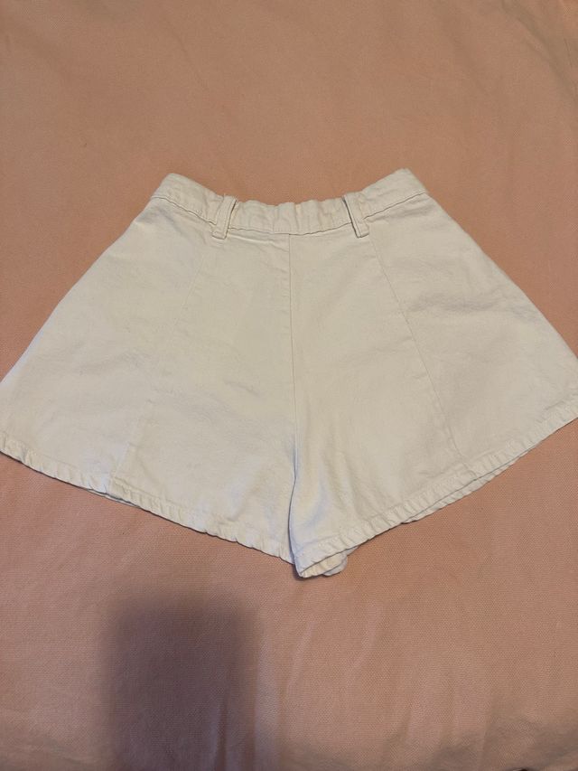 Short vaquero blanco Bershka talla 32