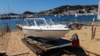Barco glastron laraya