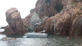Barco glastron laraya