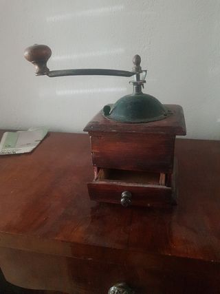 Molinillo cafe y en perfecto funcionamiento.