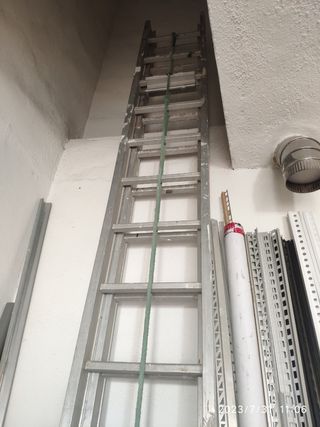 Escalera casi nueva