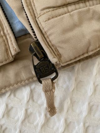 Cazadora niño acolchada de Tommy Hilfiger. 