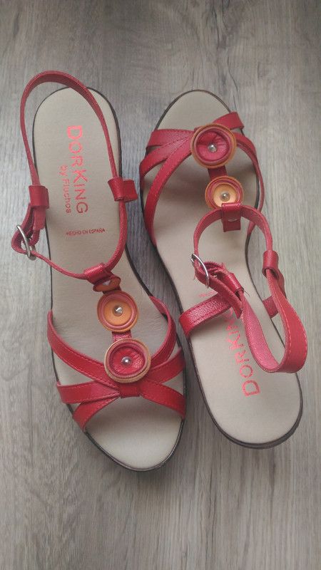 Sandalias con cuña de piel Dorking talla 41