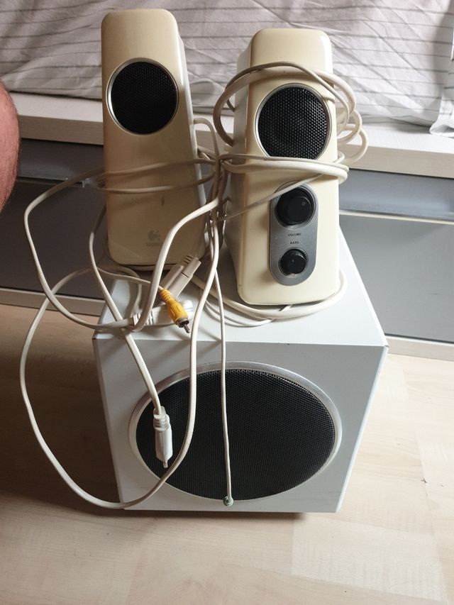 Altavoz medio stereo