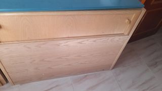 Armario, cajonera y almohadero a conjunto