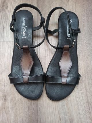 Sandalias piel Raquel Pérez talla 41