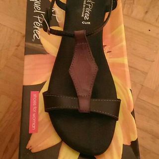 Sandalias piel Raquel Pérez talla 41