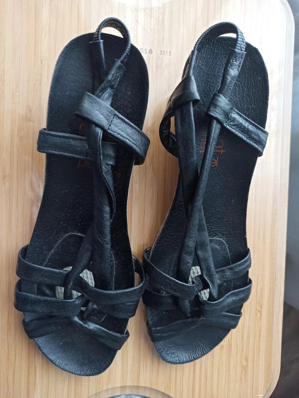Sandalias piel negra cuña Porronet talla 41
