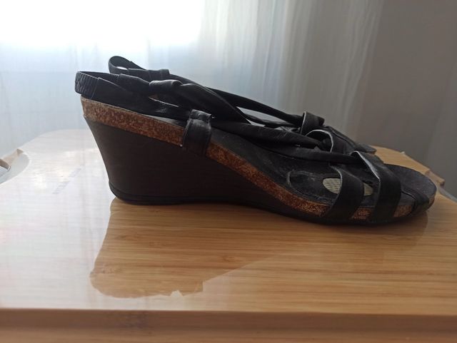 Sandalias piel negra cuña Porronet talla 41