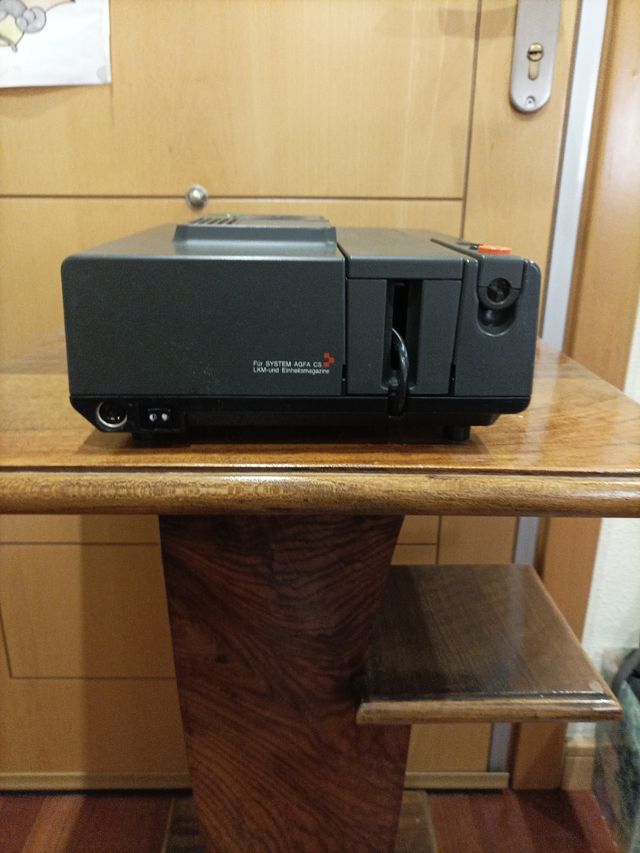 Proyector de diapositivas de segunda mano por 20 EUR en Madrid en WALLAPOP