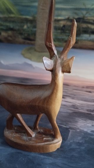 Figura de Ciervo hecha en Madera