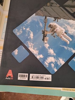 Libro historia del mon contemporani