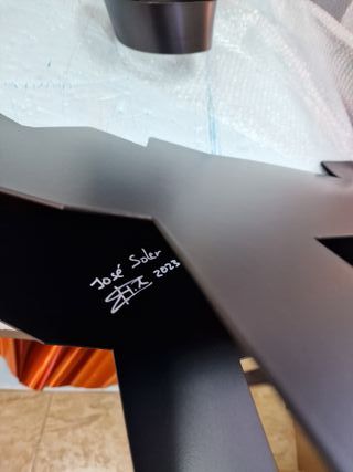 Escultura Moderna realizada a mano