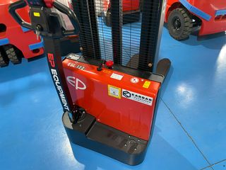 Apilador Nuevo 1.200 Kg a 3.600 mm. Baterías LITIO