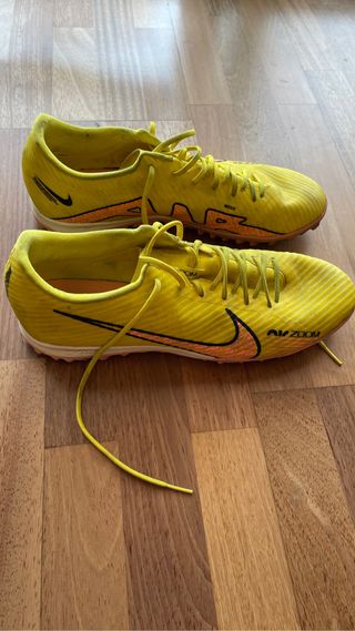 Botas de fútbol