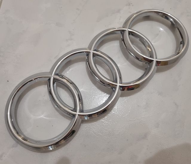 Audi - Aros delanteros originales Cromo