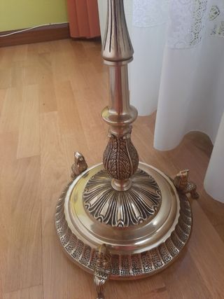 Mesa auxiliar de bronce y mármol 
